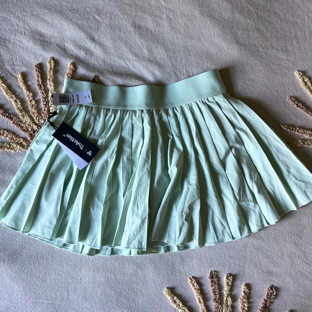 Aritzia TnAction Tennis Skirt